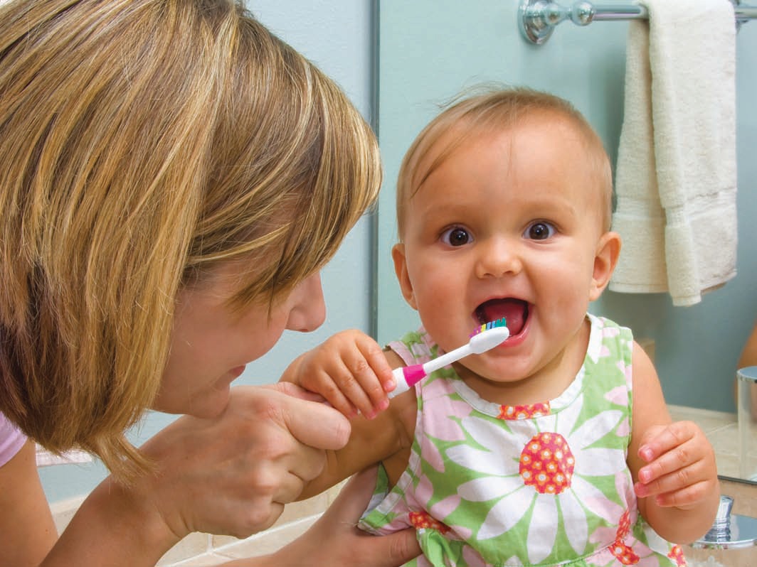 婴儿长牙会发烧吗 幼儿乳齿生长时间是什么时候 _八宝网